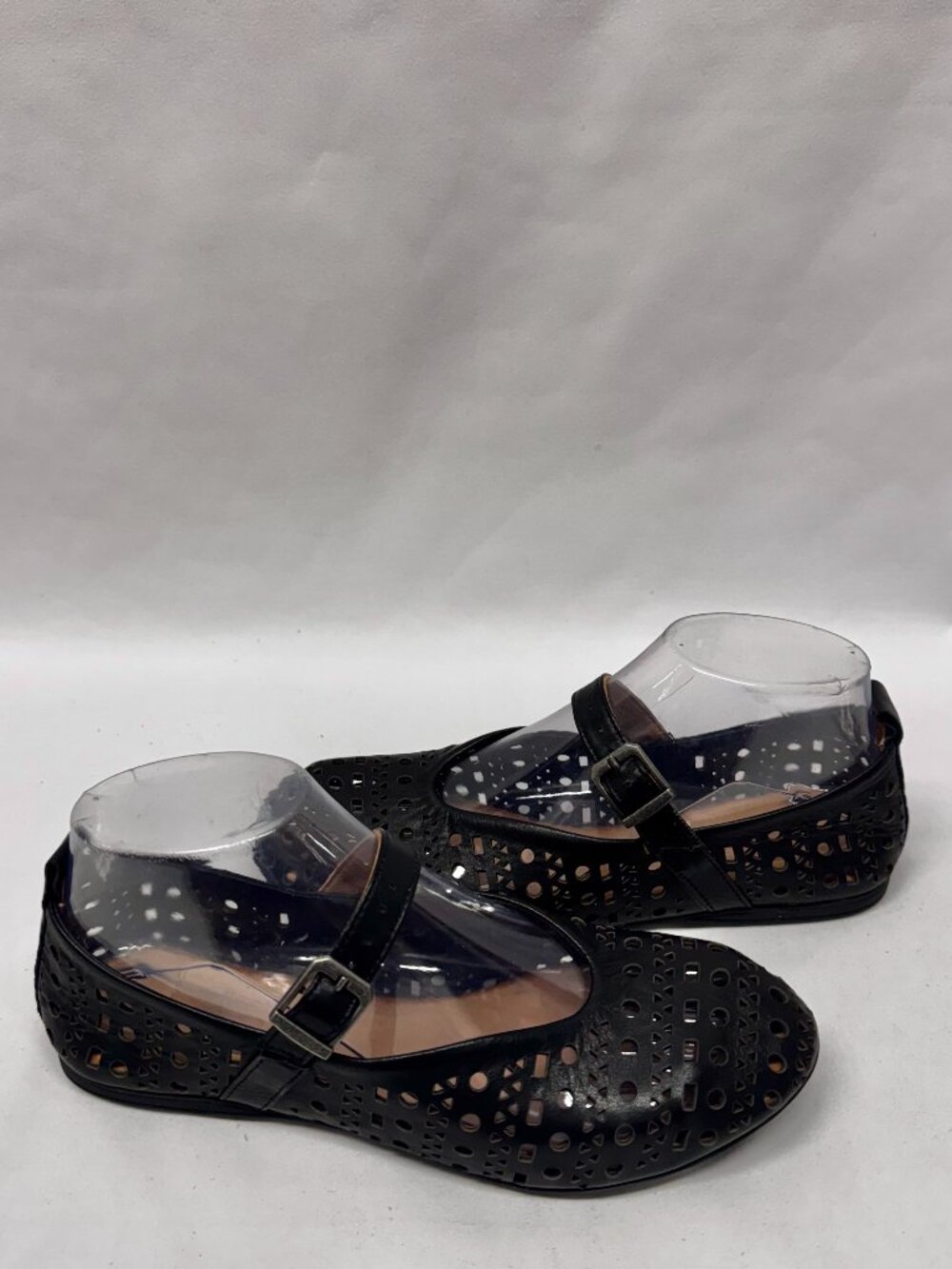 MIZ MOOZ KASS WOMEN'S PERFORETED LEATHER FLATS BLACK 37EU / 7US # T- 223